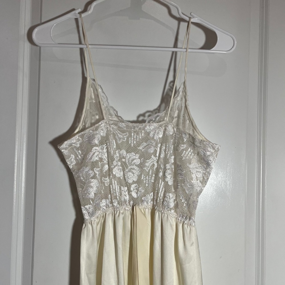 Vintage Ivory Lace Maxi Nightgown Satin Spaghetti Strap Bridal Sleepwear Gown - Picture 4 of 5